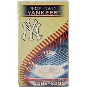   : New York Yankees 2 Year Pocket Planner/Calendar: Sports & Outdoors