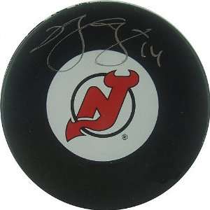  Brian Gionta New Jersey Devils Autographed Puck: Sports 