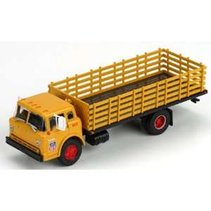  Athearn 90916 up 1/50 Diecast Ford C Sries Stakebed Truck 