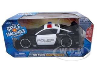 Brand new 1:24 scale diecast car model of 2006 Ford Mustang GT Police 