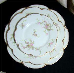 HAVILAND Rosalind Eight Pc. Dinnerware Set Pink Roses and Scalloped 