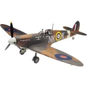    Revell   1/48 Spitfire Mk 11 (Plastic Model Airplane) Toys & Games