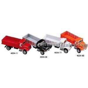  International 4900 2 Axle Long Solid Stake Bed Truck   White: Toys