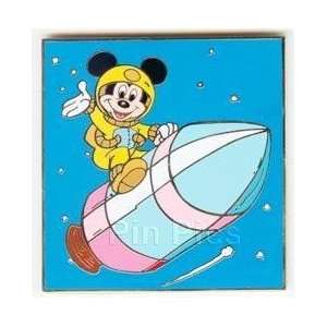  Disney Pins Astronaut Mickey Mouse: Toys & Games