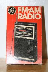   BOX VINTAGE GE GENERAL ELECTRIC 7 2500 MINIATURE PORTABLE FM AM RADIO