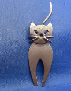 Vintage Silver Cat Pin marked DANECRAFT STERLING  