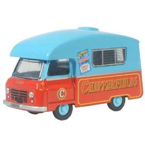 Morris J2 Paralanian Camper Van   Chpperfields Circus   1/76th Scale 