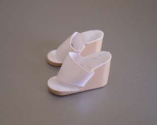 VINTAGE BARBIES WHITE & TAN WEDGIE SHOES MINTY  