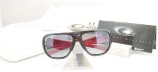 NIB Oakley CORRESPONDENT Sunglasses   Polished Black with Gray Lens 