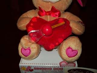   VALENTINES DAY ANIMATED PLUSH DOG HEART FAN SPINS MESSAGES PLAYS MUSIC