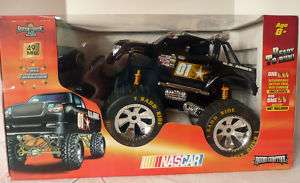 Nascar U.S. Army Monster Truck Radio Control 1:10 scale 9.6V w/charger 