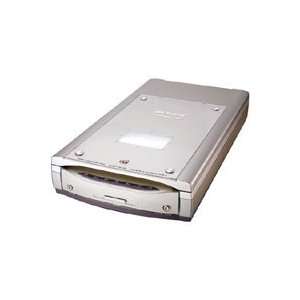  Microtek ScanMaker i700 Flatbed Scanner, 9600 x 4800 dpi 